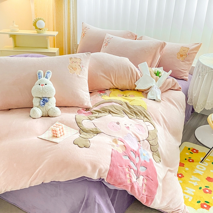 91家纺网 家纺一手货源 找家纺 涵宸2022新款加厚牛奶绒贴布绣系列四件套 牛奶绒-童真女孩