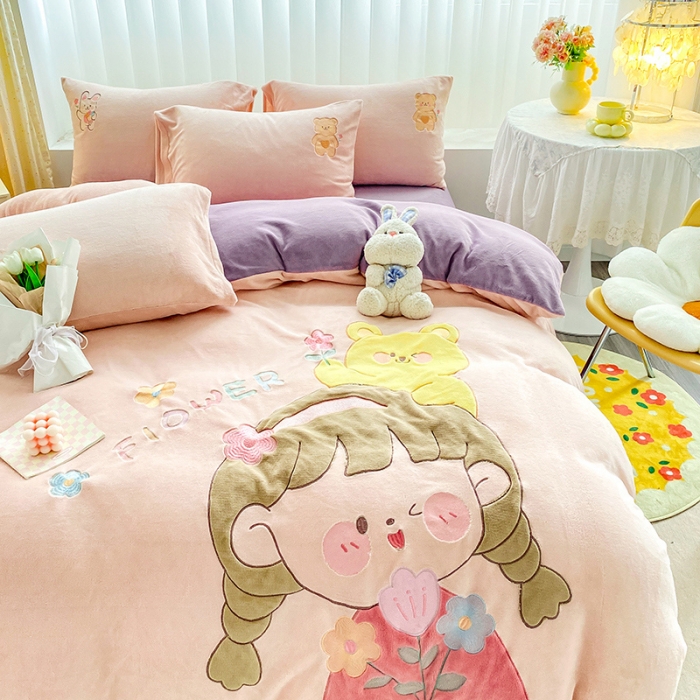 91家纺网 家纺一手货源 找家纺 涵宸2022新款加厚牛奶绒贴布绣系列四件套 牛奶绒-童真女孩