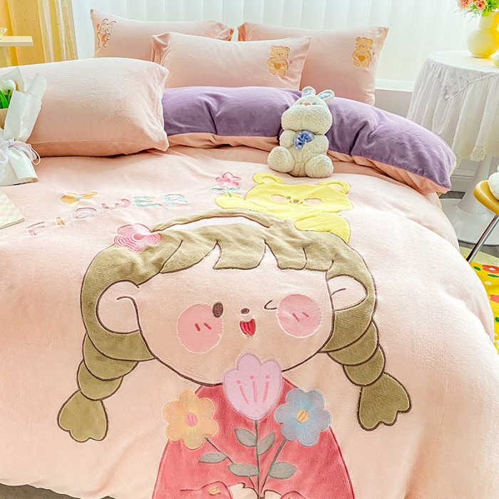 91家纺网 家纺一手货源 找家纺 涵宸2022新款加厚牛奶绒贴布绣系列四件套 牛奶绒-童真女孩