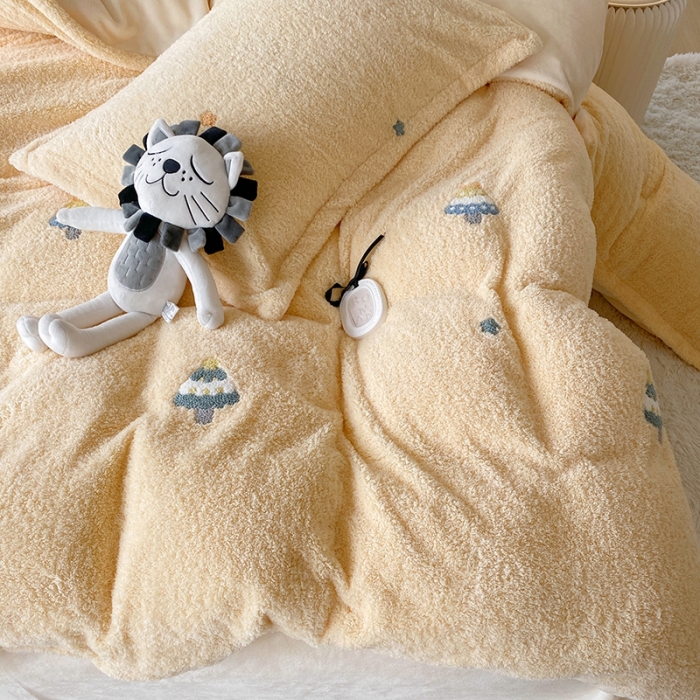 91家纺网 家纺一手货源 找家纺 一米阳光 2022新款绣花泰迪绒系列四件套 小树苗