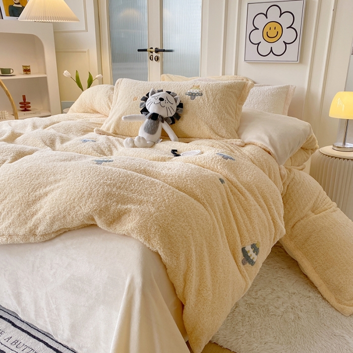 91家纺网 家纺一手货源 找家纺 一米阳光 2022新款绣花泰迪绒系列四件套 小树苗