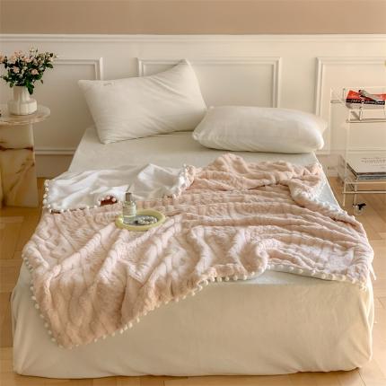 91家纺网 家纺一手货源 找家纺 洋铭区 2022新款a版舒棉绒b版牛奶绒毯子-糖豆系列 糖豆奶白