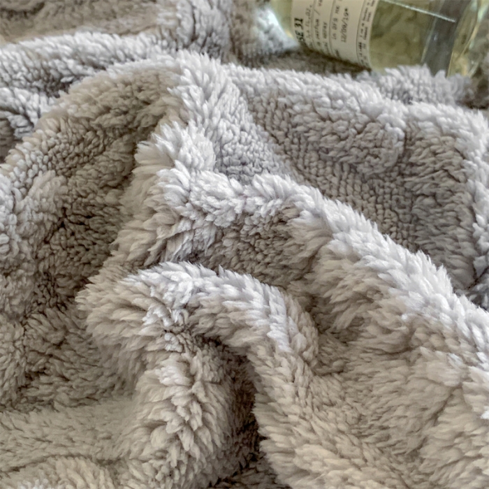 91家纺网 家纺一手货源 找家纺 洋铭区 2022新款a版舒棉绒b版牛奶绒毯子-糖豆系列 糖豆灰