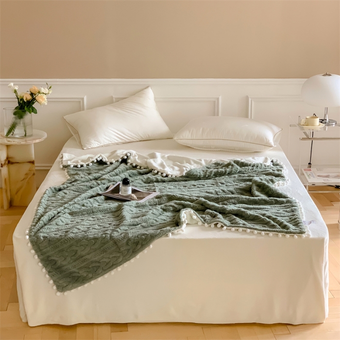 91家纺网 家纺一手货源 找家纺 洋铭区 2022新款a版舒棉绒b版牛奶绒毯子-糖豆系列 糖豆绿