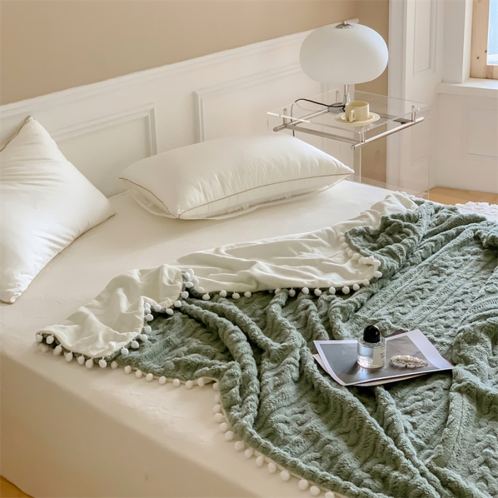 91家纺网 家纺一手货源 找家纺 洋铭区 2022新款a版舒棉绒b版牛奶绒毯子-糖豆系列 糖豆绿