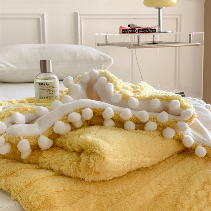 91家纺网 家纺一手货源 找家纺 洋铭区 2022新款a版舒棉绒b版牛奶绒毯子-糖豆系列 糖豆嫩黄