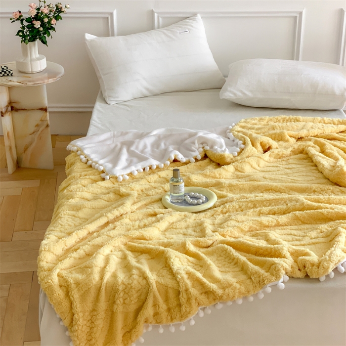 91家纺网 家纺一手货源 找家纺 洋铭区 2022新款a版舒棉绒b版牛奶绒毯子-糖豆系列 糖豆嫩黄