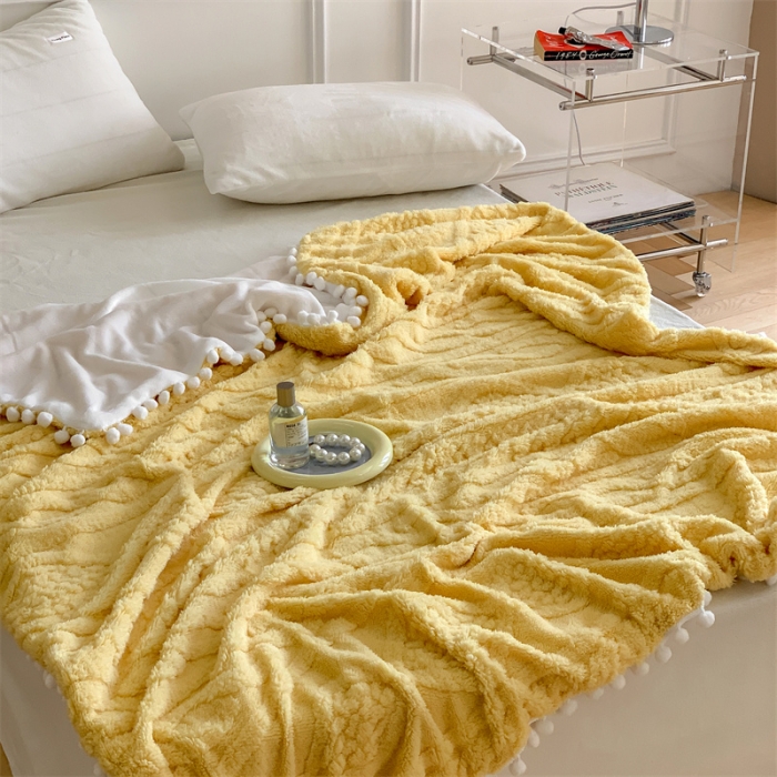91家纺网 家纺一手货源 找家纺 洋铭区 2022新款a版舒棉绒b版牛奶绒毯子-糖豆系列 糖豆嫩黄