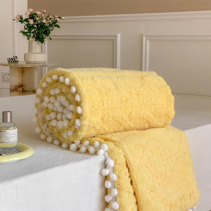 91家纺网 家纺一手货源 找家纺 洋铭区 2022新款a版舒棉绒b版牛奶绒毯子-糖豆系列 糖豆嫩黄