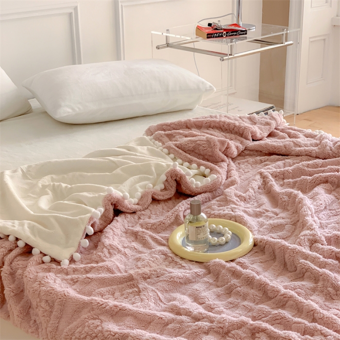 91家纺网 家纺一手货源 找家纺 洋铭区 2022新款a版舒棉绒b版牛奶绒毯子-糖豆系列 糖豆浅粉