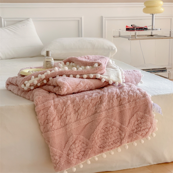 91家纺网 家纺一手货源 找家纺 洋铭区 2022新款a版舒棉绒b版牛奶绒毯子-糖豆系列 糖豆浅粉