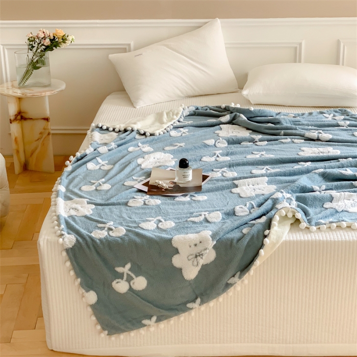 91家纺网 家纺一手货源 找家纺 洋铭区 2022新款a版舒棉绒b版牛奶绒毯子-樱桃小熊 樱桃小熊蓝