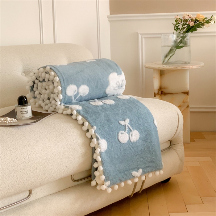 91家纺网 家纺一手货源 找家纺 洋铭区 2022新款a版舒棉绒b版牛奶绒毯子-樱桃小熊 樱桃小熊蓝