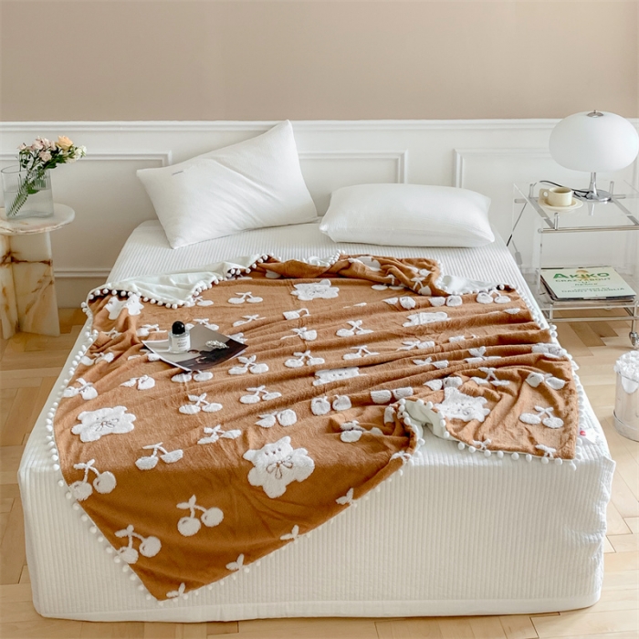 91家纺网 家纺一手货源 找家纺 洋铭区 2022新款a版舒棉绒b版牛奶绒毯子-樱桃小熊 樱桃小熊棕