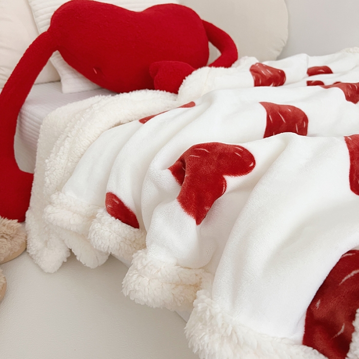 91家纺网 家纺一手货源 找家纺 航途席业 2023新款软绵绵牛奶绒羊羔绒毛毯 爱心红