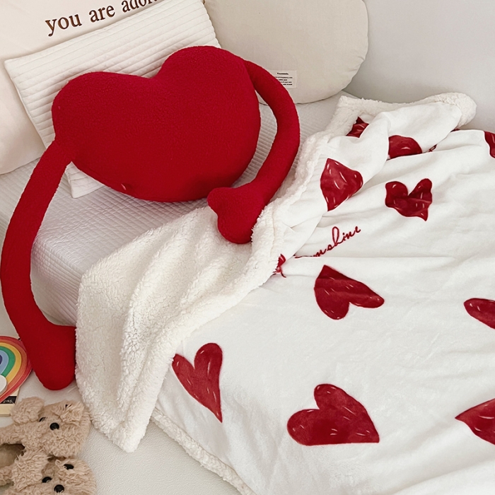 91家纺网 家纺一手货源 找家纺 航途席业 2023新款软绵绵牛奶绒羊羔绒毛毯 爱心红