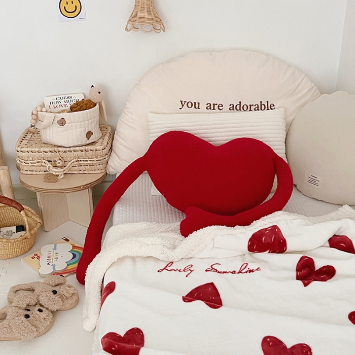 91家纺网 家纺一手货源 找家纺 航途席业 2023新款软绵绵牛奶绒羊羔绒毛毯 爱心红