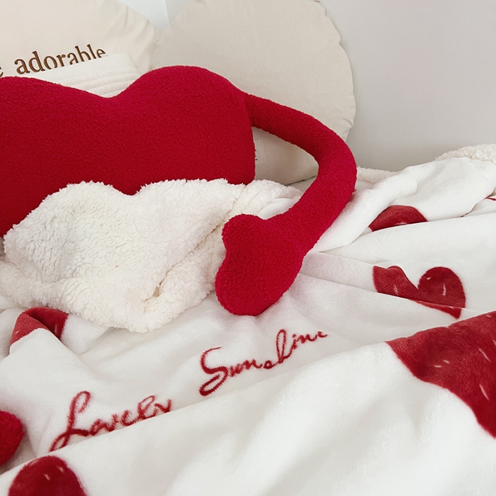 91家纺网 家纺一手货源 找家纺 航途席业 2023新款软绵绵牛奶绒羊羔绒毛毯 爱心红