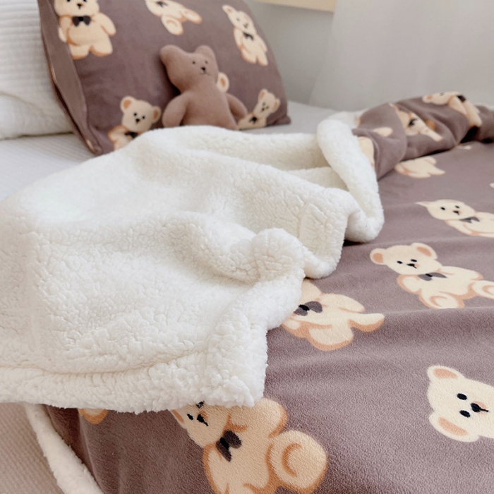 91家纺网 家纺一手货源 找家纺 航途席业 20263新款软绵绵牛奶绒羊羔绒毛毯 韩国熊咖