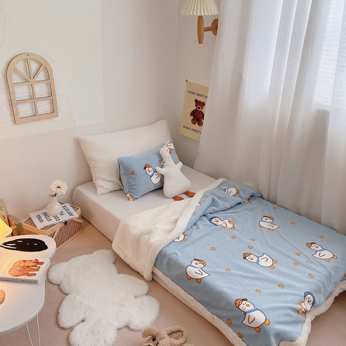 91家纺网 家纺一手货源 找家纺 航途席业 2023新款软绵绵牛奶绒羊羔绒毛毯 蓝鸭子