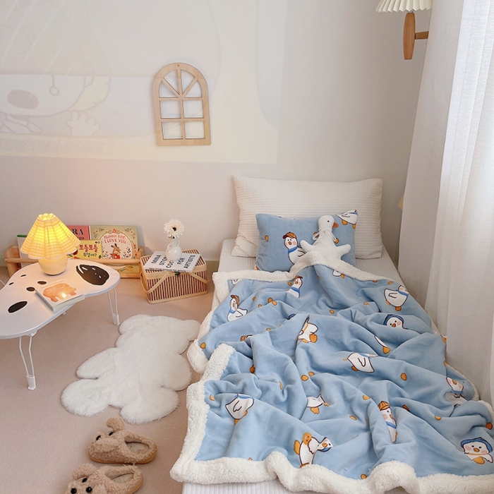 91家纺网 家纺一手货源 找家纺 航途席业 2023新款软绵绵牛奶绒羊羔绒毛毯 蓝鸭子