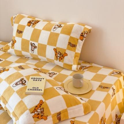 91家纺网 家纺一手货源 找家纺 总时光里230g正宗全消光印花牛奶绒迪士尼棋盘格系列枕套