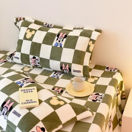 91家纺网 家纺一手货源 找家纺 总时光里230g正宗全消光印花牛奶绒迪士尼棋盘格系列枕套