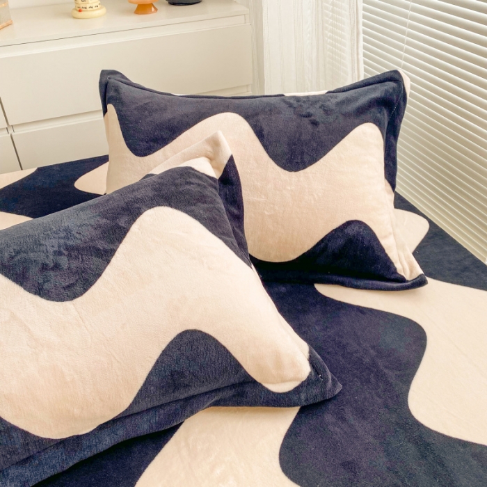 91家纺网 家纺一手货源 找家纺 佰亿莱 2024新款 直播爆款高克重牛奶绒床笠三件套 波浪纹