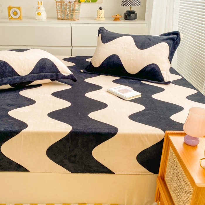 91家纺网 家纺一手货源 找家纺 佰亿莱 2024新款 直播爆款高克重牛奶绒床笠三件套 波浪纹