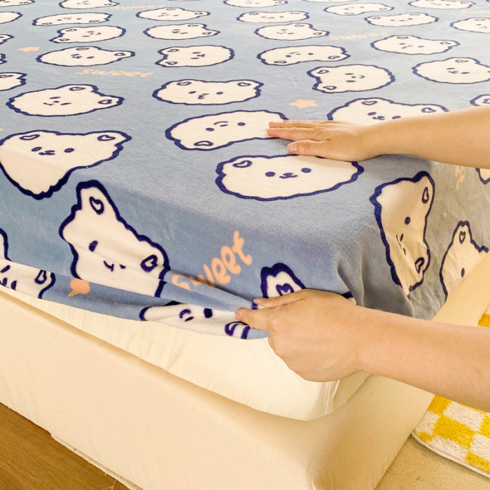 91家纺网 家纺一手货源 找家纺 佰亿莱 2024新款 直播爆款高克重牛奶绒床笠三件套 海洋熊