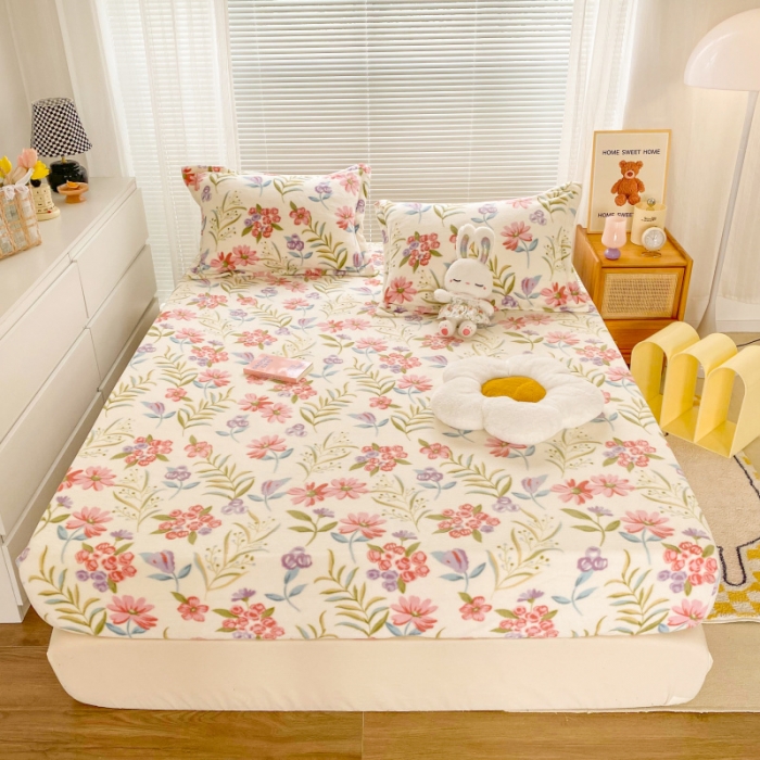 91家纺网 家纺一手货源 找家纺 佰亿莱 2024新款 直播爆款高克重牛奶绒床笠三件套 粉妆