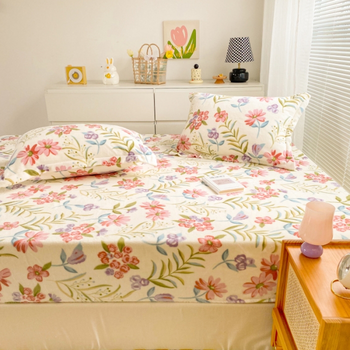 91家纺网 家纺一手货源 找家纺 佰亿莱 2024新款 直播爆款高克重牛奶绒床笠三件套 粉妆