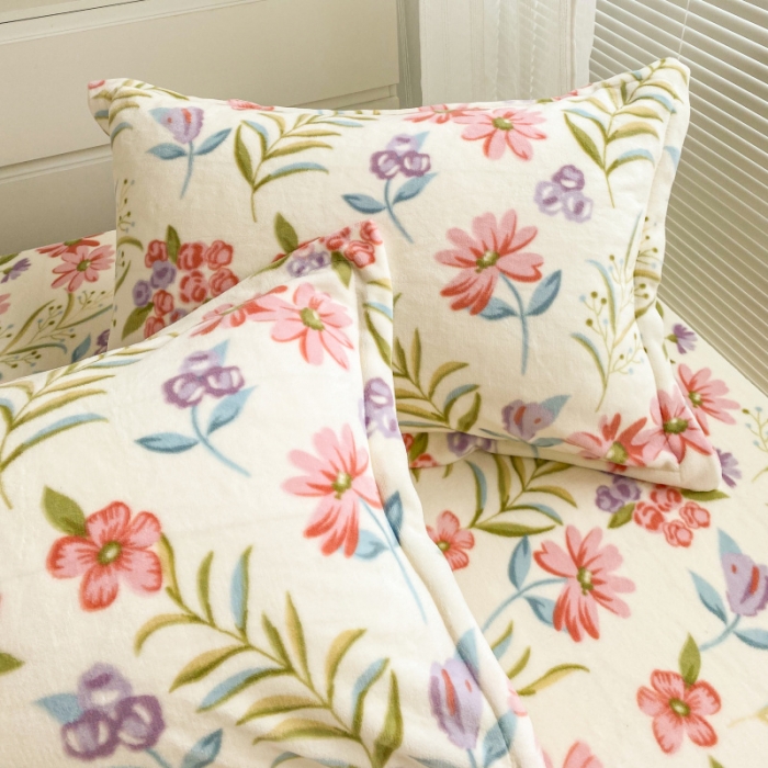 91家纺网 家纺一手货源 找家纺 佰亿莱 2024新款 直播爆款高克重牛奶绒床笠三件套 粉妆