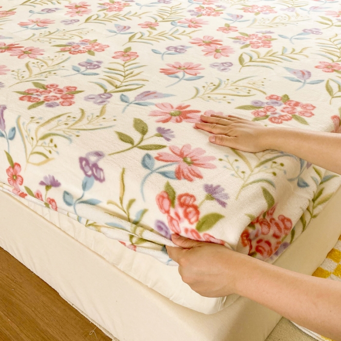 91家纺网 家纺一手货源 找家纺 佰亿莱 2024新款 直播爆款高克重牛奶绒床笠三件套 粉妆