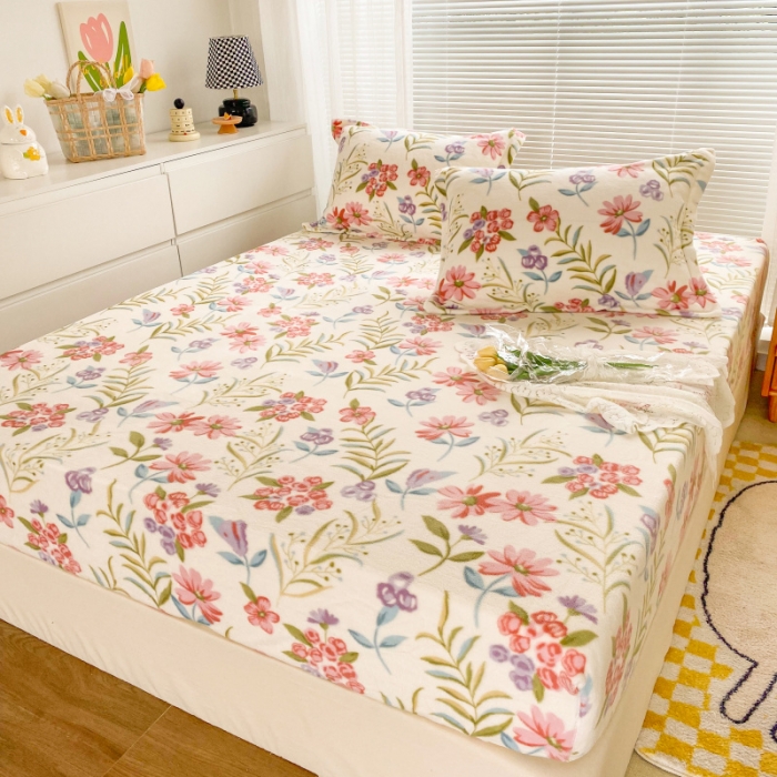 91家纺网 家纺一手货源 找家纺 佰亿莱 2024新款 直播爆款高克重牛奶绒床笠三件套 粉妆