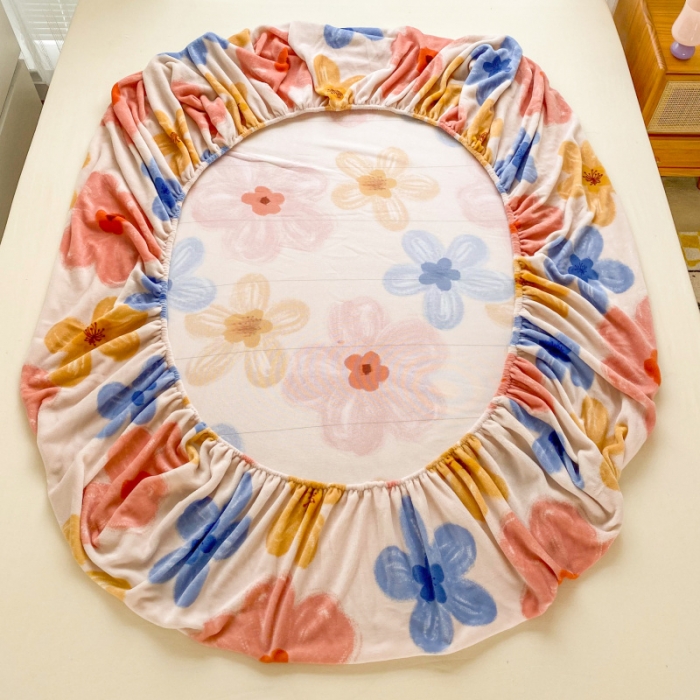 91家纺网 家纺一手货源 找家纺 佰亿莱 2024新款 直播爆款高克重牛奶绒床笠三件套 初晴