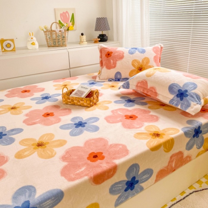 91家纺网 家纺一手货源 找家纺 佰亿莱 2024新款 直播爆款高克重牛奶绒床笠三件套 初晴