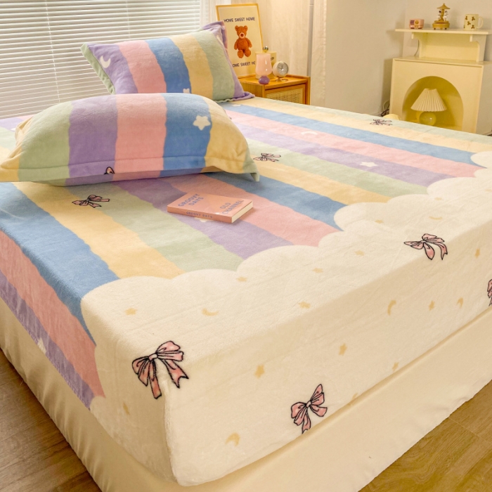 91家纺网 家纺一手货源 找家纺 佰亿莱 2024新款 直播爆款高克重牛奶绒床笠三件套 彩虹蝴蝶结