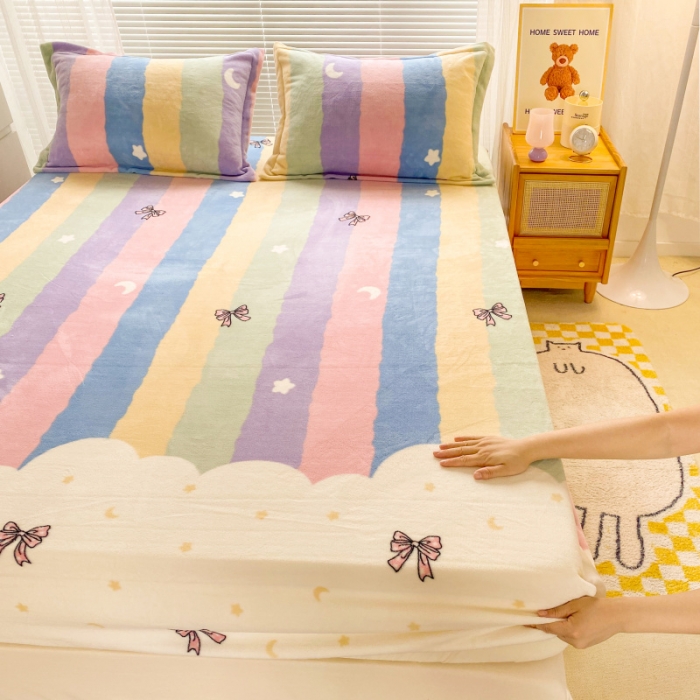 91家纺网 家纺一手货源 找家纺 佰亿莱 2024新款 直播爆款高克重牛奶绒床笠三件套 彩虹蝴蝶结