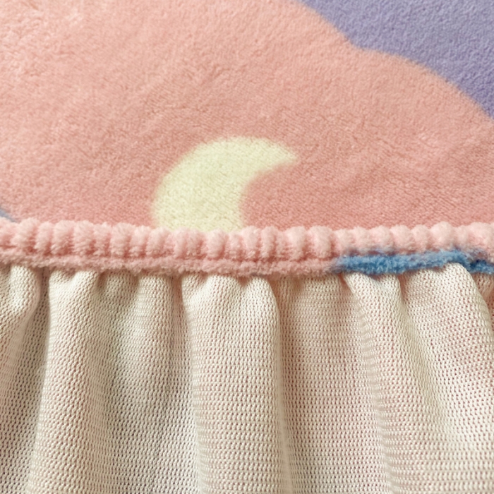 91家纺网 家纺一手货源 找家纺 佰亿莱 2024新款 直播爆款高克重牛奶绒床笠三件套 彩虹蝴蝶结