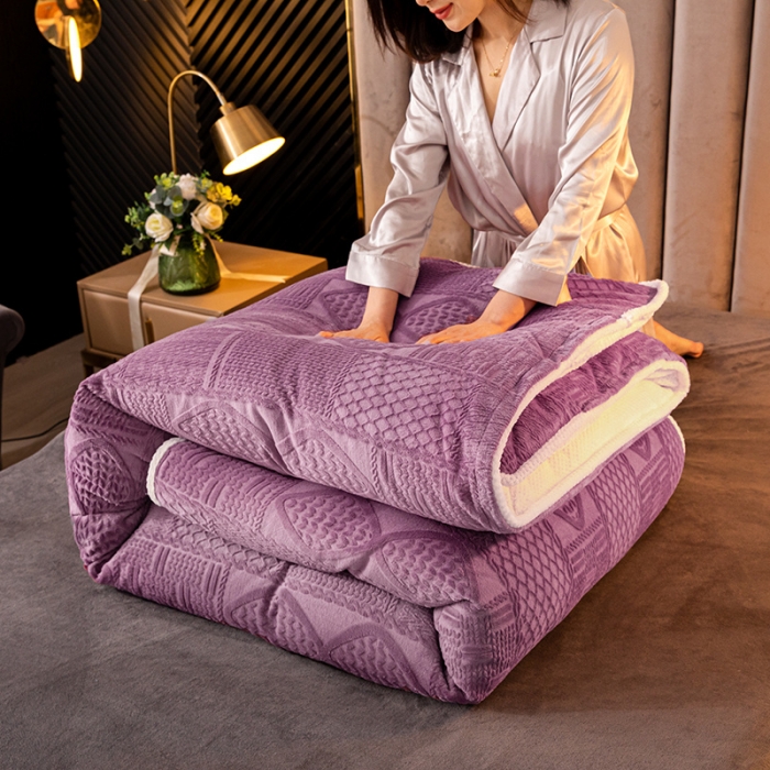 91家纺网 家纺一手货源 找家纺 吾诺 2022新款雕花绒二合一冬被 雕花浅紫