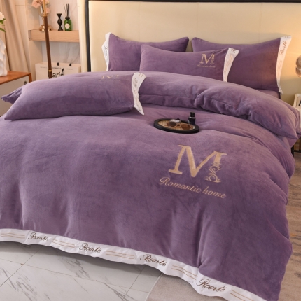 91家纺网 家纺一手货源 找家纺 总大米家居2023新款高克重牛奶宽边绒刺绣四件套-罗曼蒂克