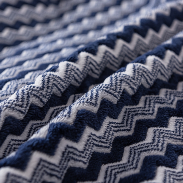 91家纺网 家纺一手货源 找家纺 畅畅家纺 2022新款新款色织牛奶绒多功能毛毯 乘风破浪