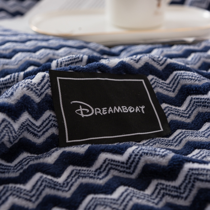 91家纺网 家纺一手货源 找家纺 畅畅家纺 2022新款新款色织牛奶绒多功能毛毯 乘风破浪