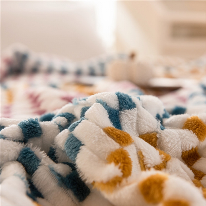 91家纺网 家纺一手货源 找家纺 畅畅家纺 2022新款新款色织牛奶绒多功能毛毯 塞纳河畔