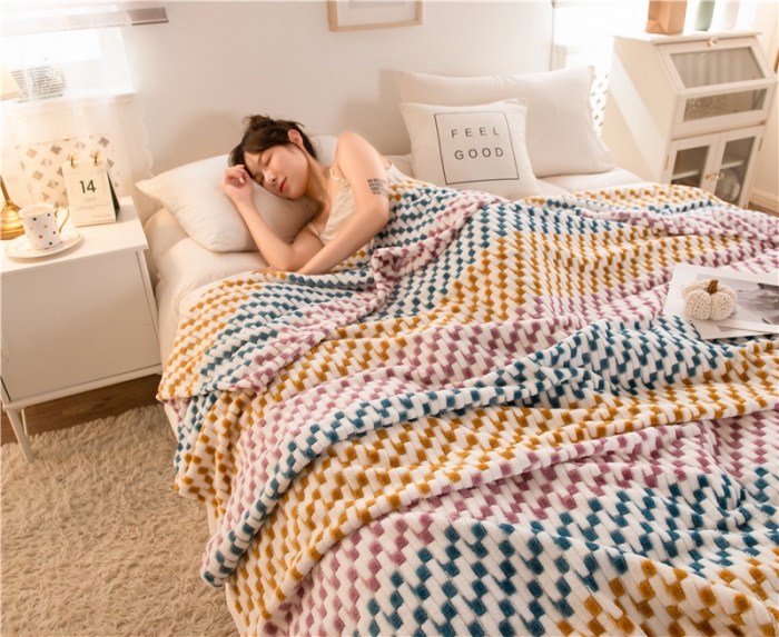 91家纺网 家纺一手货源 找家纺 畅畅家纺 2022新款新款色织牛奶绒多功能毛毯 塞纳河畔