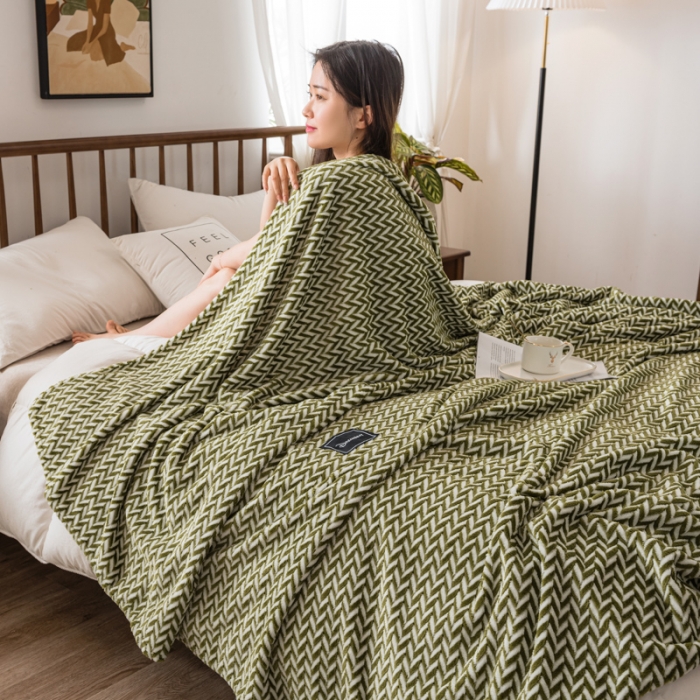 91家纺网 家纺一手货源 找家纺 畅畅家纺 2022新款新款色织牛奶绒多功能毛毯 穗穗有余  绿