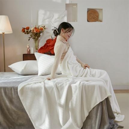 91家纺网 家纺一手货源 找家纺 仟网汇2022新款贝壳边牛奶绒毯子 纯白