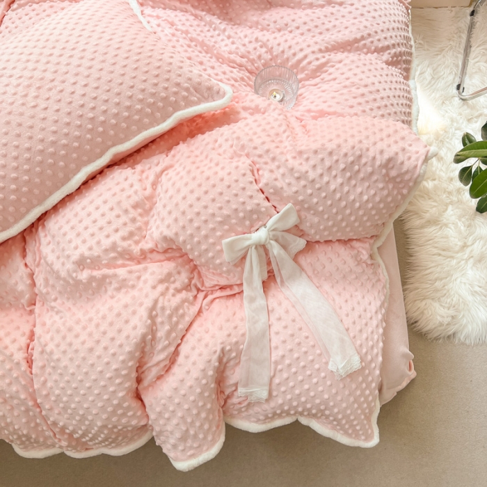 91家纺网 家纺一手货源 找家纺 淑女公社22秋冬新款豆豆绒牛奶绒兔毛花边蝴蝶结款四件套少女粉
