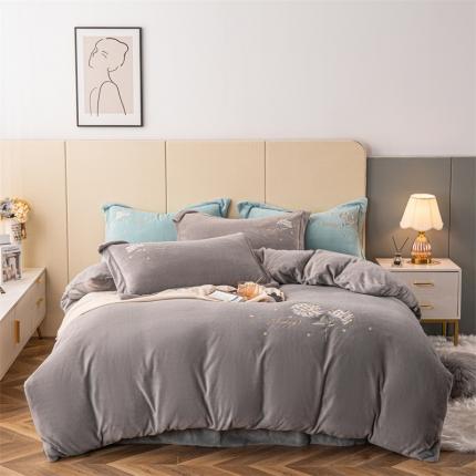 91家纺网 家纺一手货源 找家纺 名品优仓 2022新款刺绣牛奶绒200克四件套-绣花球 灰